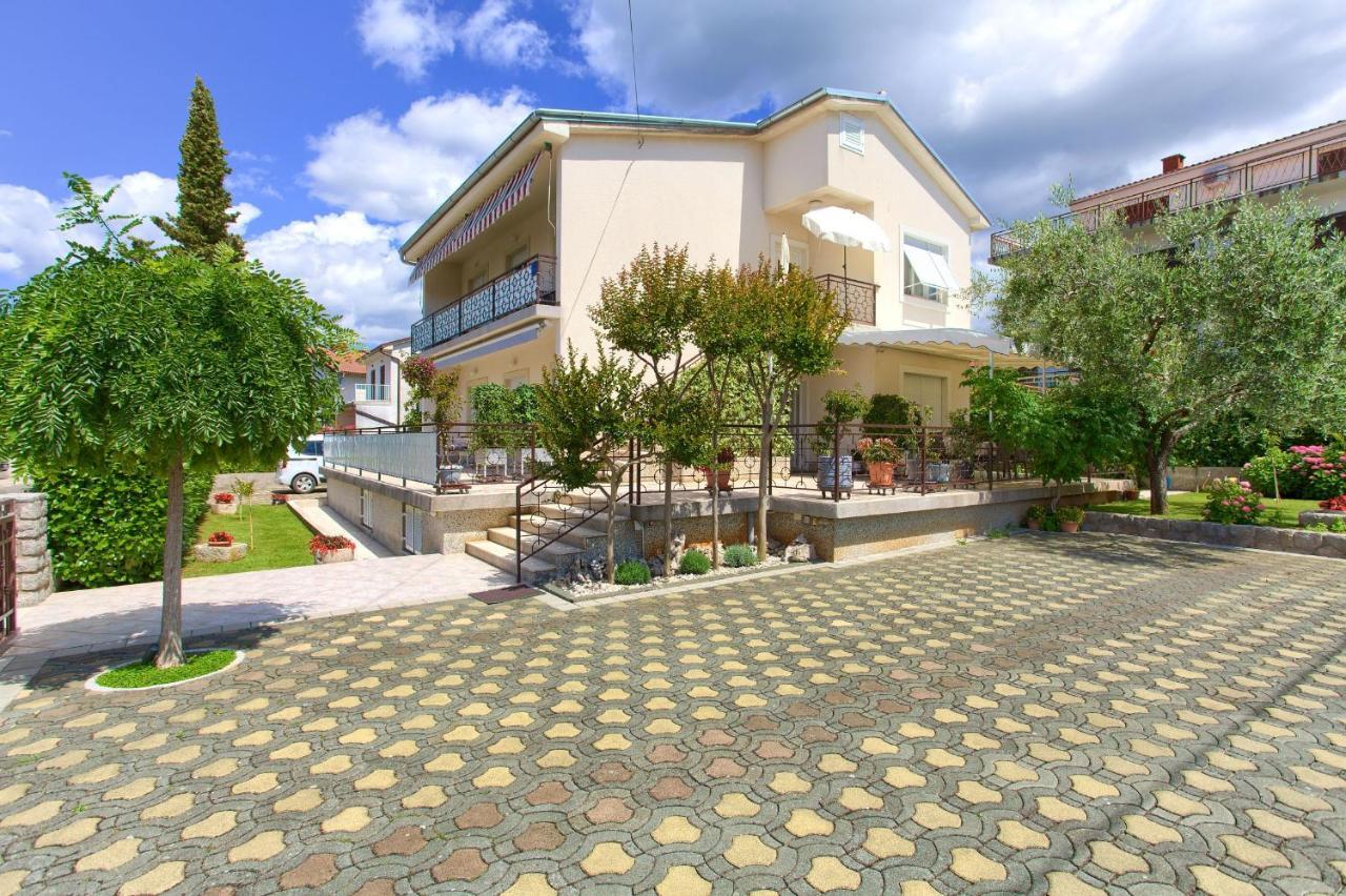 Apartments Jele Malinska Esterno foto