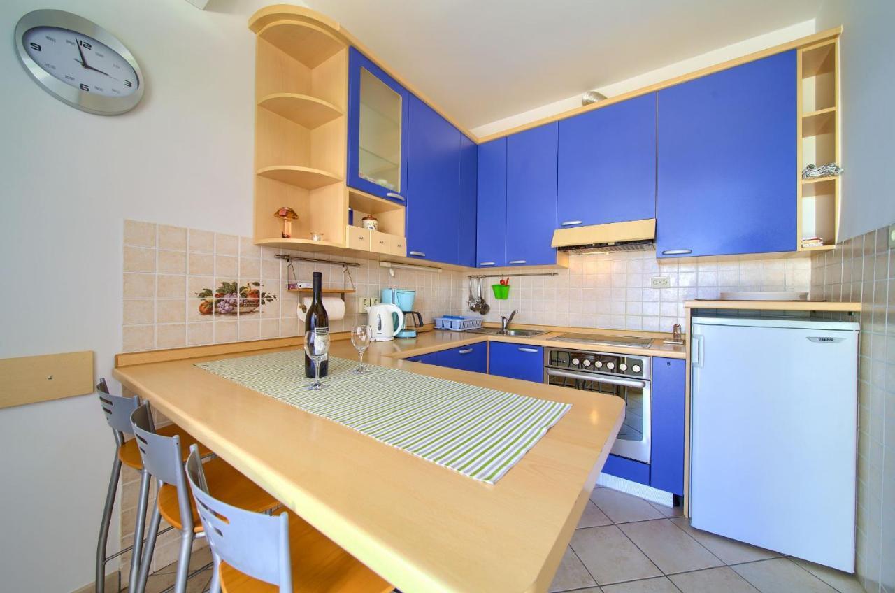 Apartments Jele Malinska Esterno foto