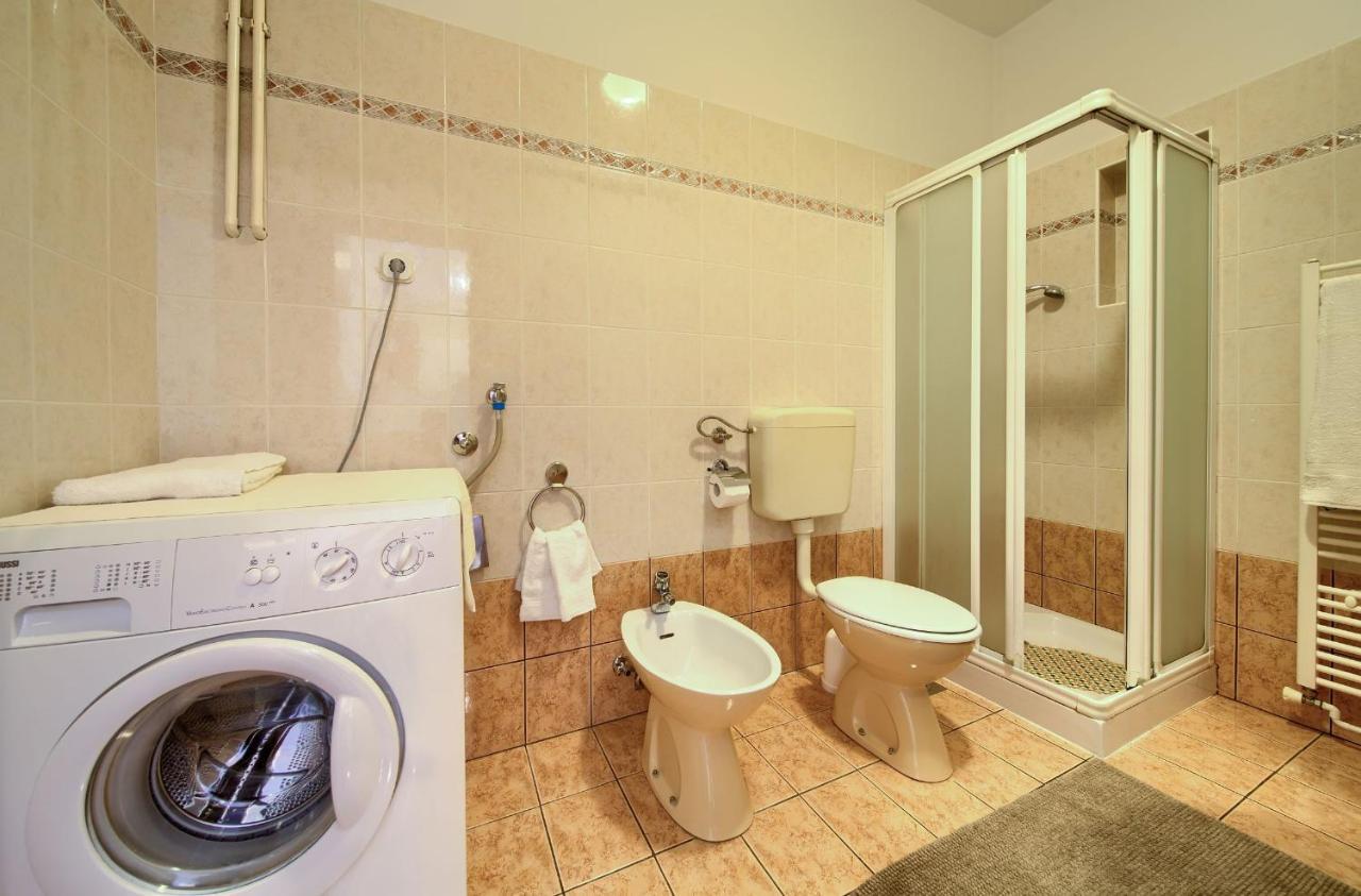Apartments Jele Malinska Esterno foto